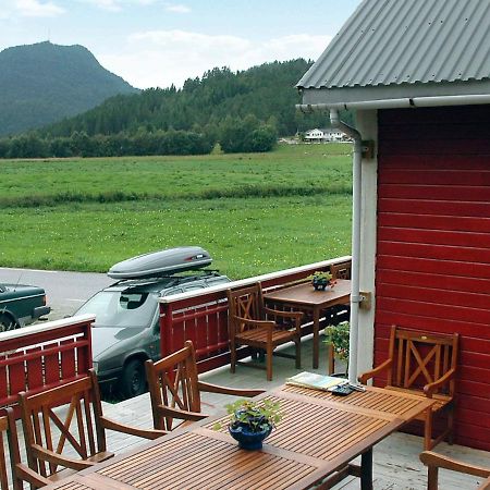 Three-Bedroom Holiday Home In Isfjorden Torvik Room photo